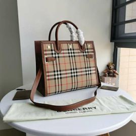 Picture of Burberry Lady Handbags _SKUfw107868779fw